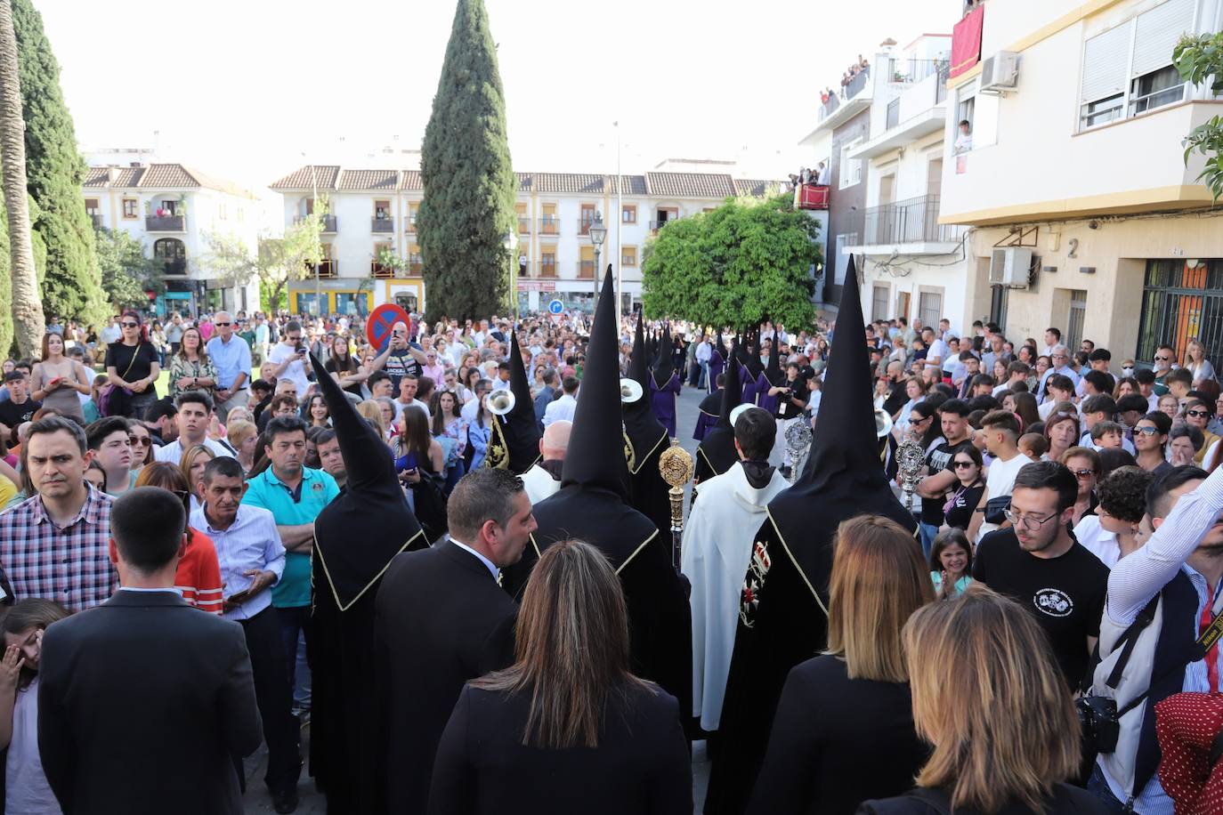 Las estampas del peso de los siglos en el Caído