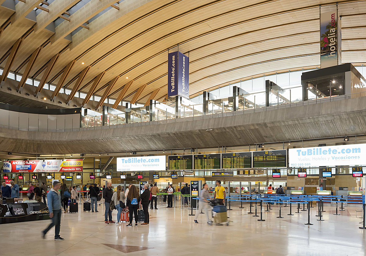 Pasajeros en el aeropuerto de Tenerife Norte