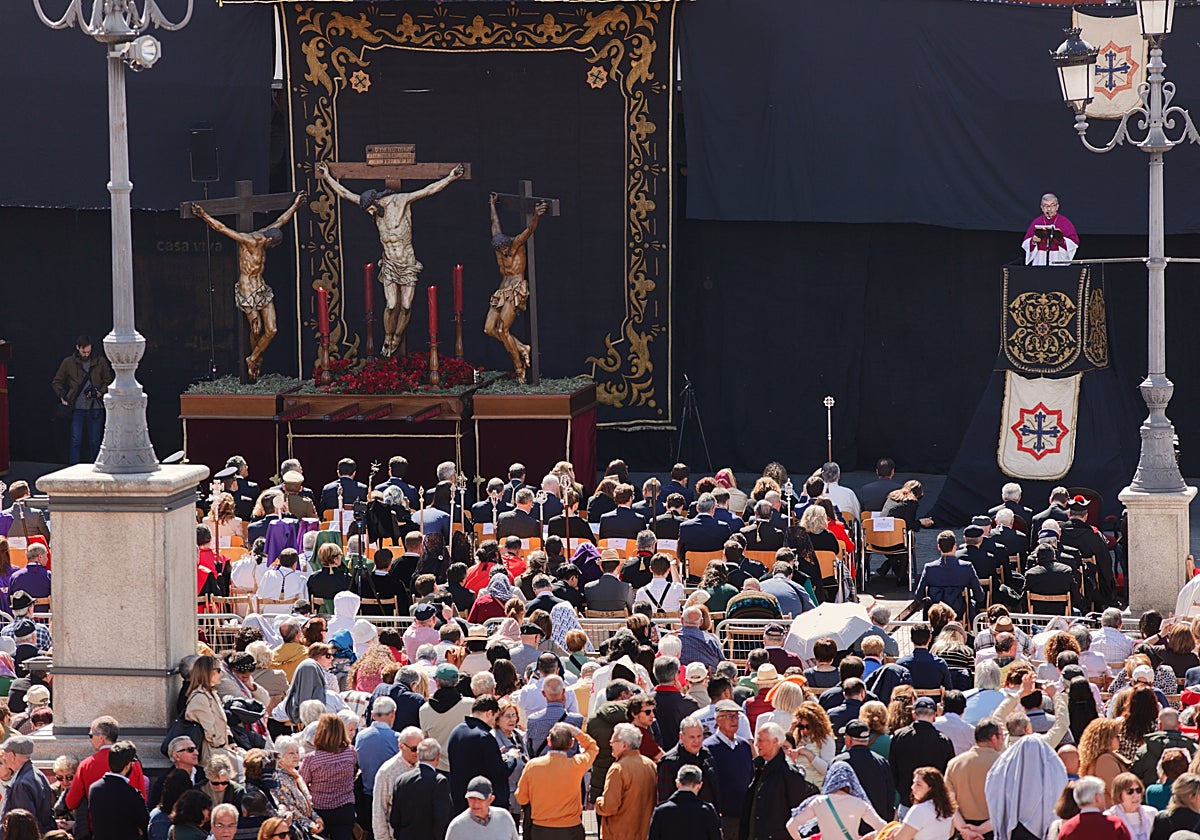 Arguello, durante su Sermón en una Plaza Mayor abarrotada