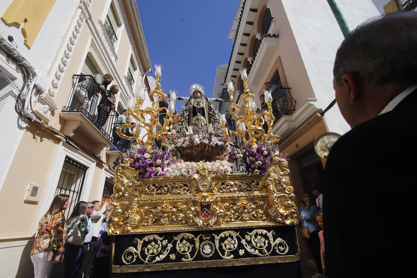 La emocionante procesión de la Virgen de la Soledad de Cabra, en imágenes