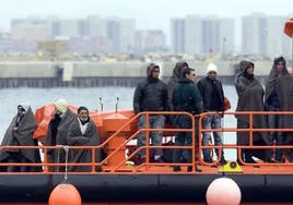 Trasladados al puerto de Motril 93 inmigrantes rescatados en dos pateras