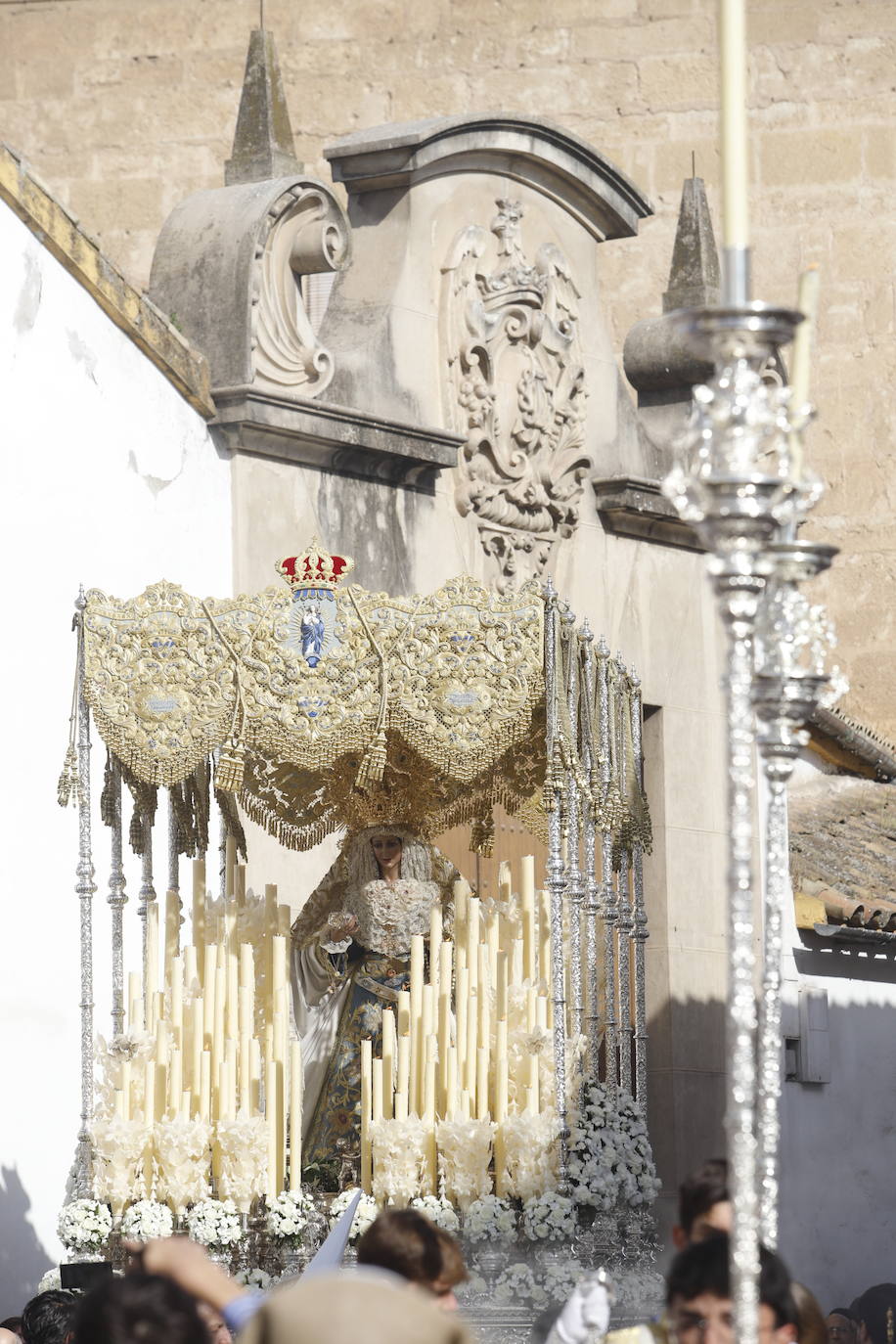 La Virgen de la Alegría recorre sola las calles de Córdoba, en imágenes