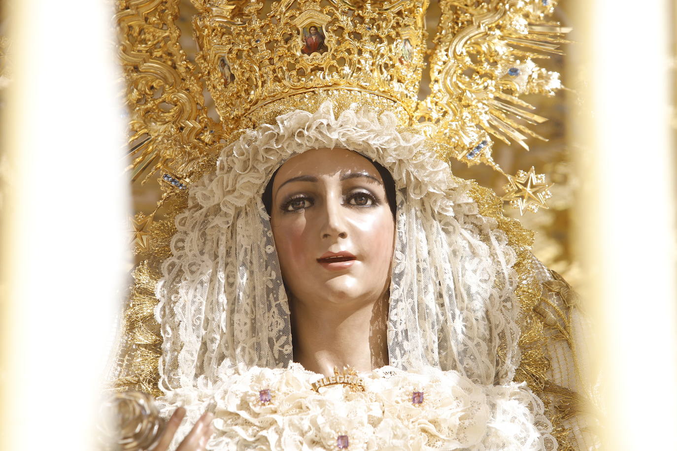 La Virgen de la Alegría recorre sola las calles de Córdoba, en imágenes