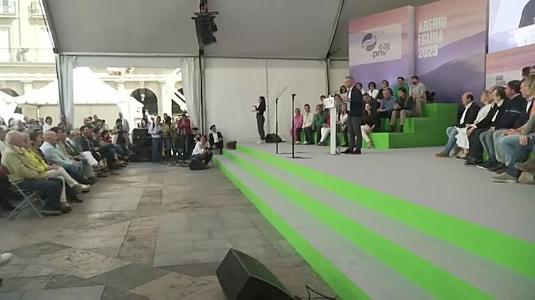 Urkullu apuesta por "preservar la identidad vasca" en Euskadi y fuera de Euskadi