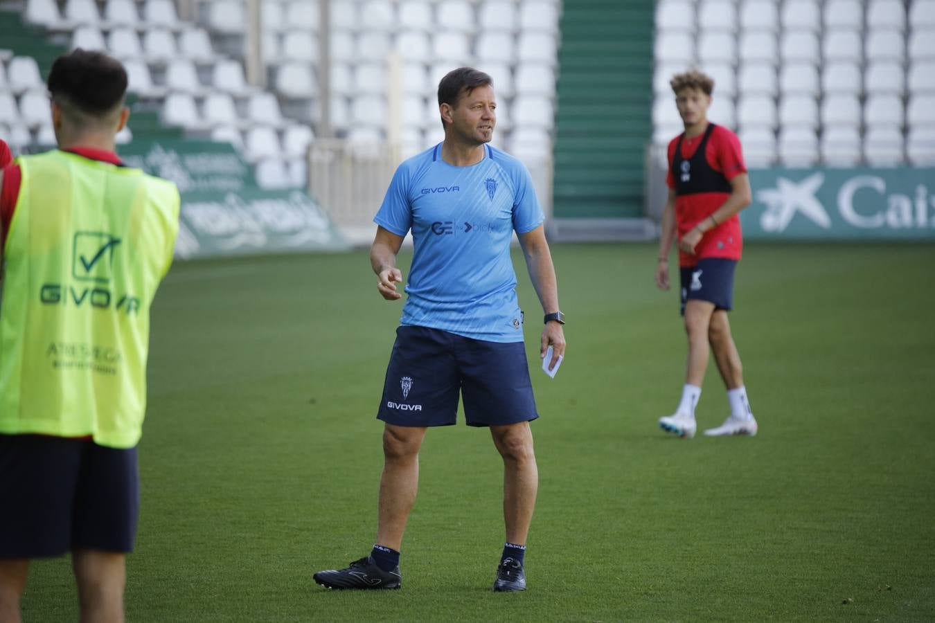 El primer entrenamiento de Manuel Mosquera al frente del Córdoba CF, en imágenes