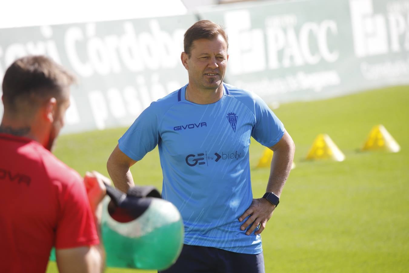 El primer entrenamiento de Manuel Mosquera al frente del Córdoba CF, en imágenes