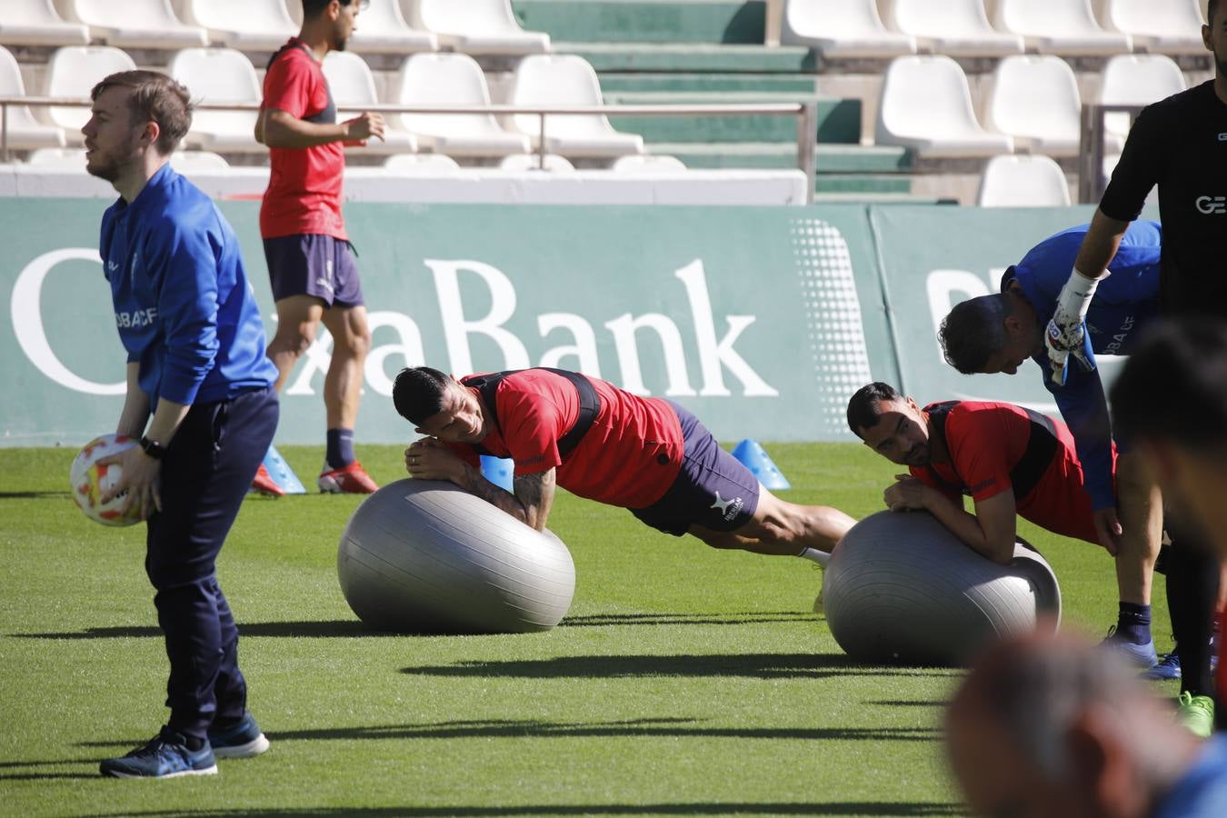 El primer entrenamiento de Manuel Mosquera al frente del Córdoba CF, en imágenes