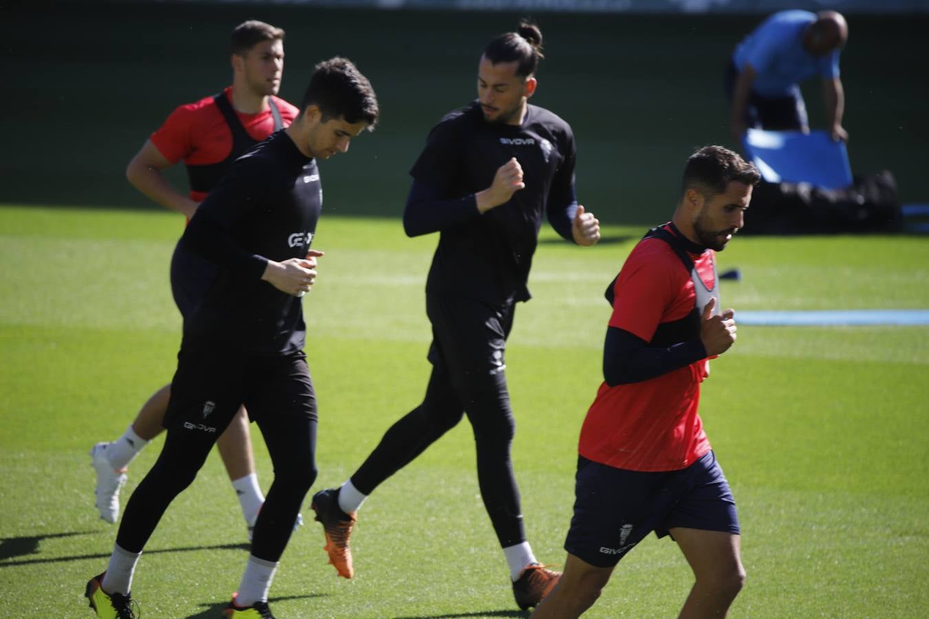 El primer entrenamiento de Manuel Mosquera al frente del Córdoba CF, en imágenes