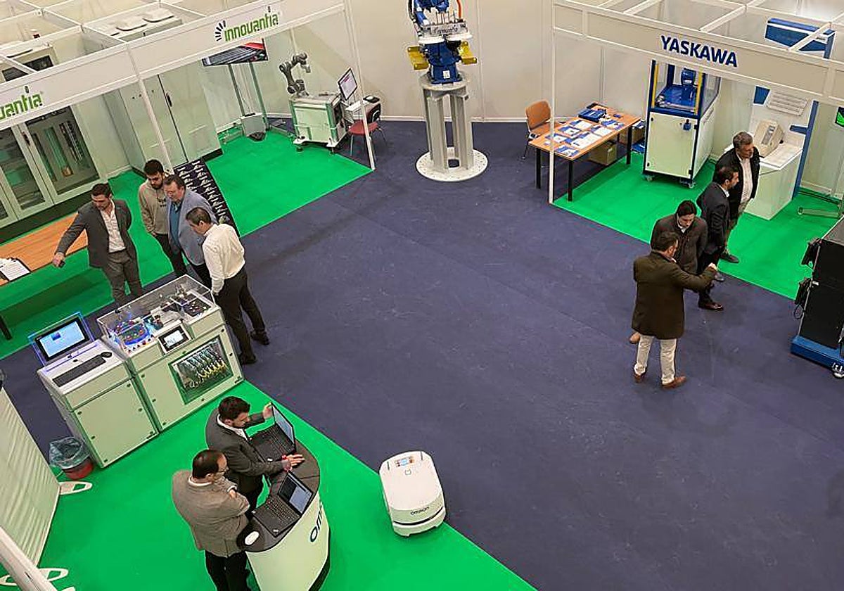 Varios de los stands de la feria