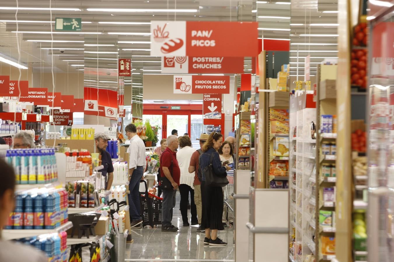 Fotos | Así es el nuevo supermercado de Deza en Córdoba