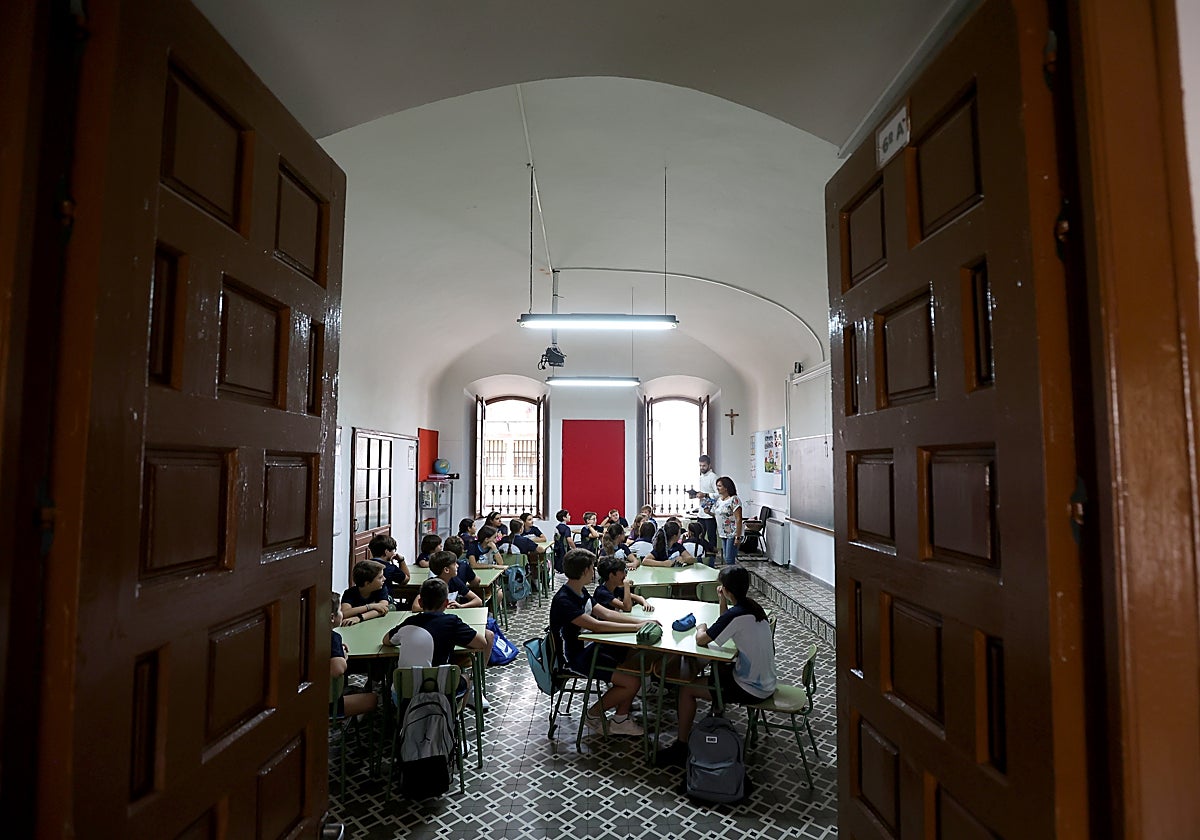 Interior de un aula en un colegio de Córdoba