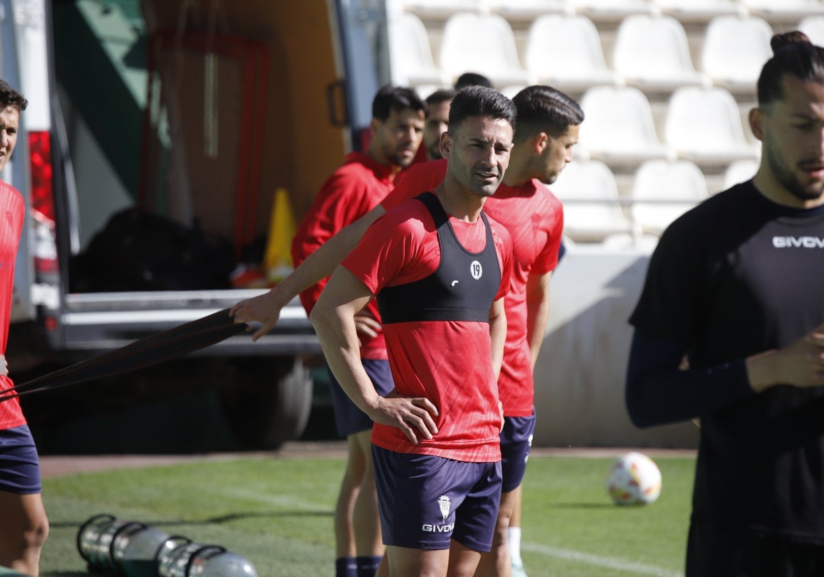 Kike Márquez, en el primer entrenamiento con Mosquera en el Córdoba CF