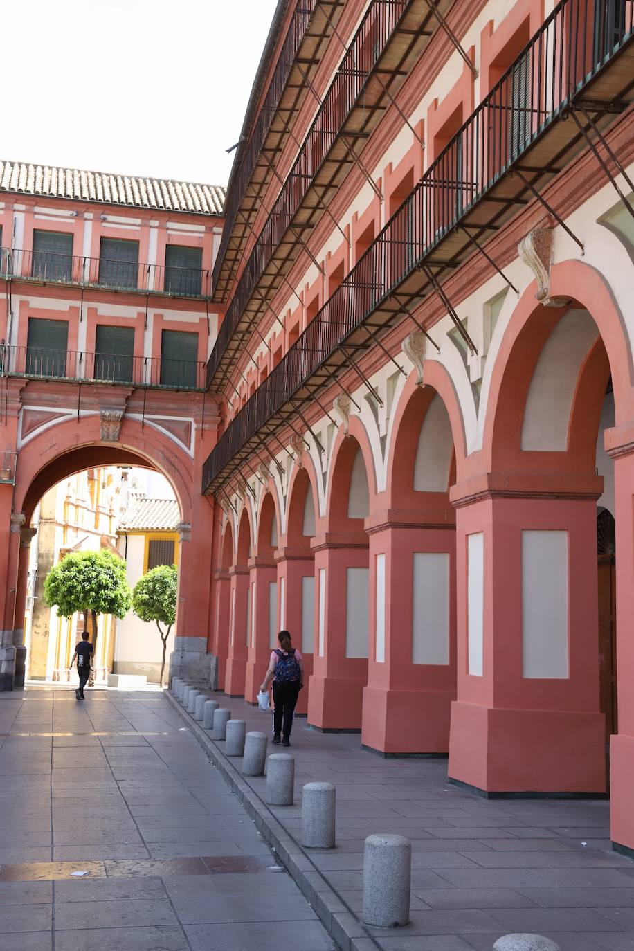 La plaza de la Corredera de Córdoba después de la limpieza, en imágenes