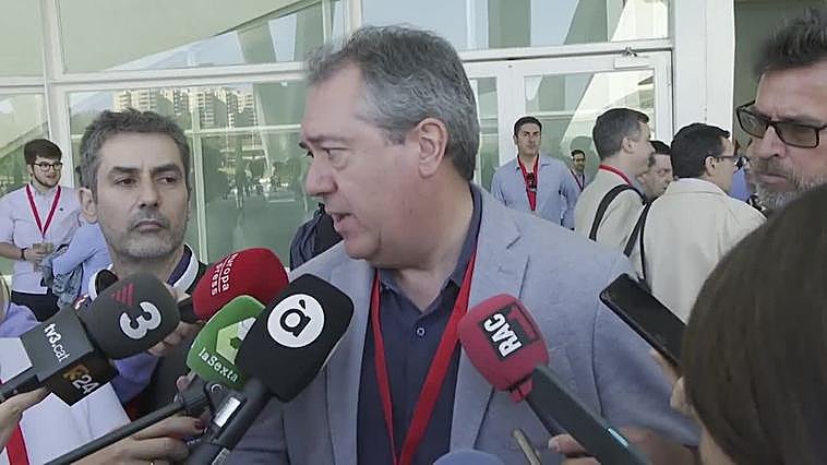 Espadas advierte que Moreno y Ayuso plantean "el mismo mensaje" contra la vivienda