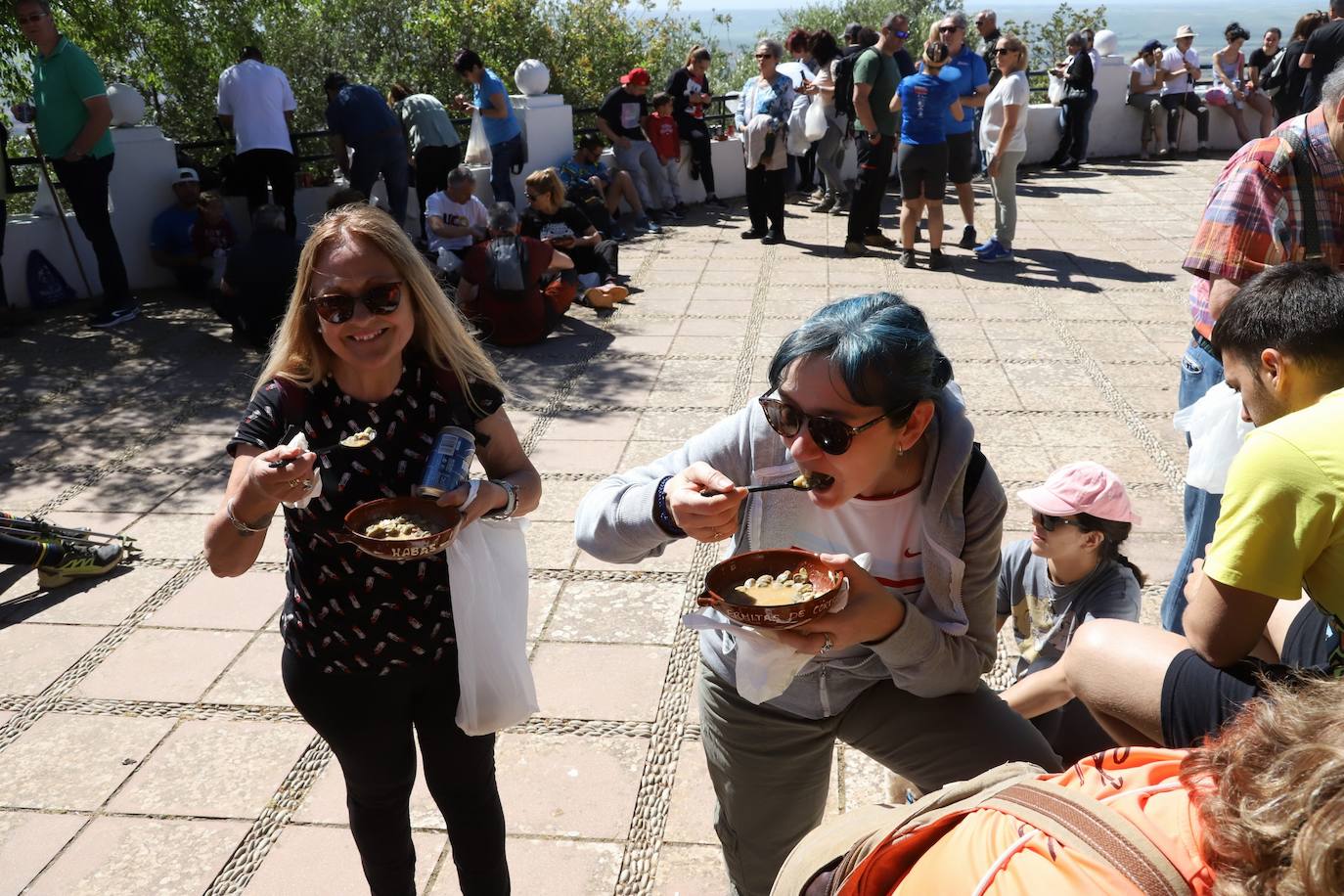 La tradición de las habas de las Ermitas de Córdoba, en imágenes
