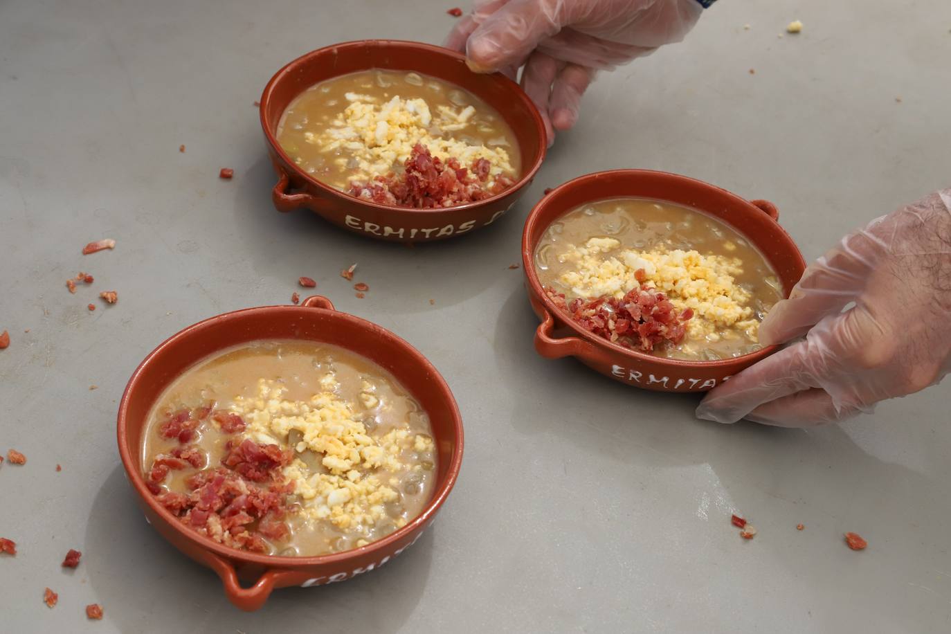 La tradición de las habas de las Ermitas de Córdoba, en imágenes