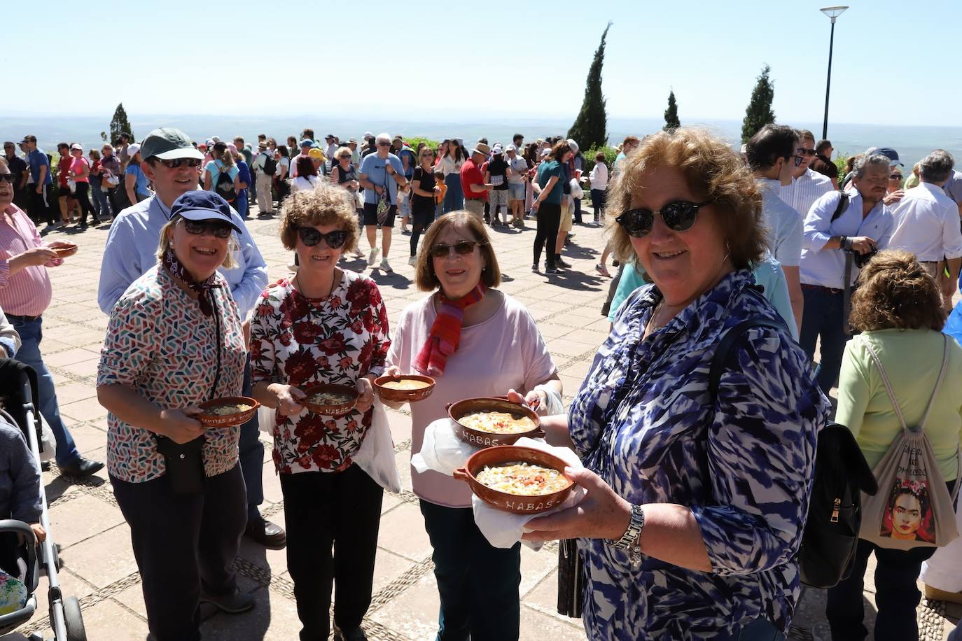 La tradición de las habas de las Ermitas de Córdoba, en imágenes