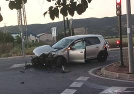 Accidente Córdoba | Dos heridos después de colisionar su coche contra una ambulancia en la N-431