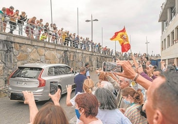 Todo preparado en Sangenjo para una visita de Juan Carlos I que pretende ser discreta