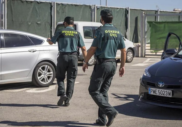 Prisión provisional para el joven detenido por matar a su madre en un camping de Valencia