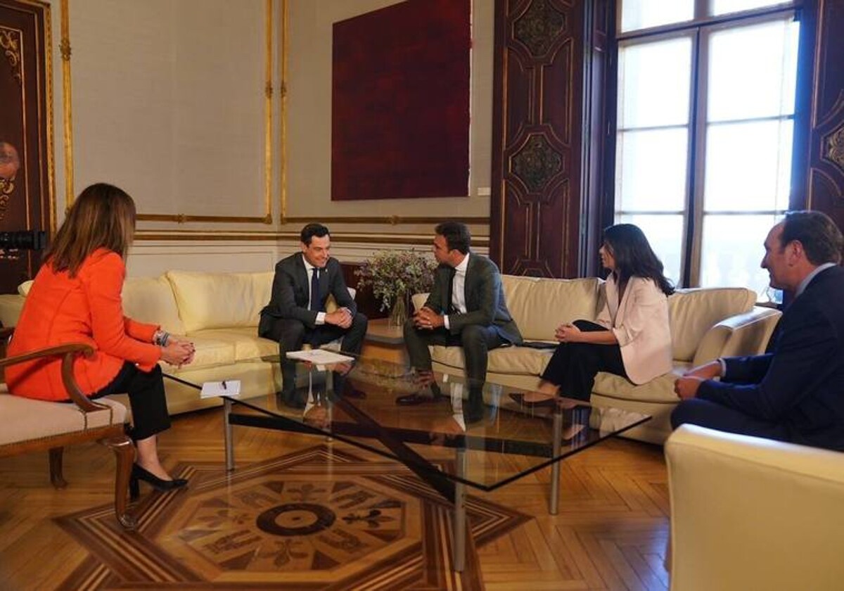 Reunión de los promotores andaluces con el presidente de la Junta de Andalucía