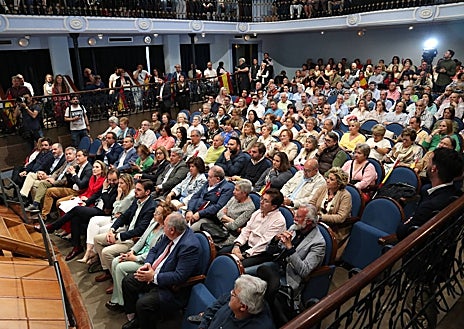 Imagen secundaria 1 - Núñez: «A cada insulto del PSOE, desde el PP responderemos con una propuesta para mejorar Castilla-La Mancha»