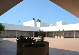 Apuñalan a un alumno en el interior del instituto Sol Portocarrero de Almería
