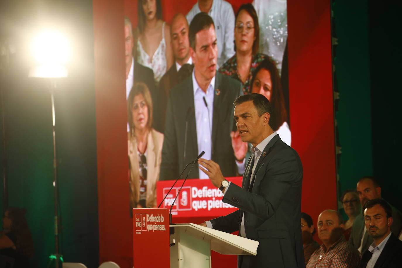 El acto de Pedro Sánchez en Córdoba, en imágenes