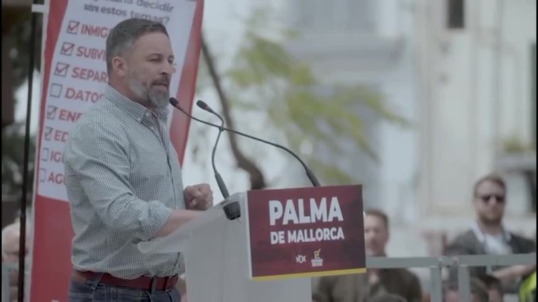 Abascal critica a partidos que "han convertido Baleares en una colonia de Cataluña"