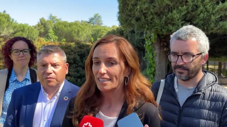 Mónica García muestra sus condolencias a las víctimas del incendio en Manuel Becerra