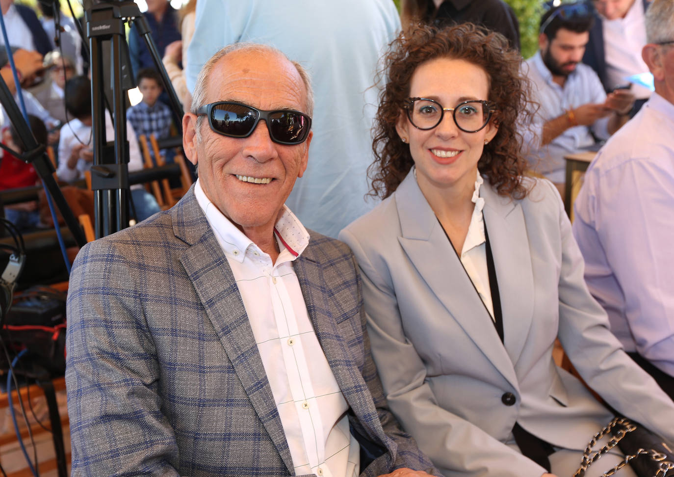 Carlos Velázquez presenta a su equipo en sociedad