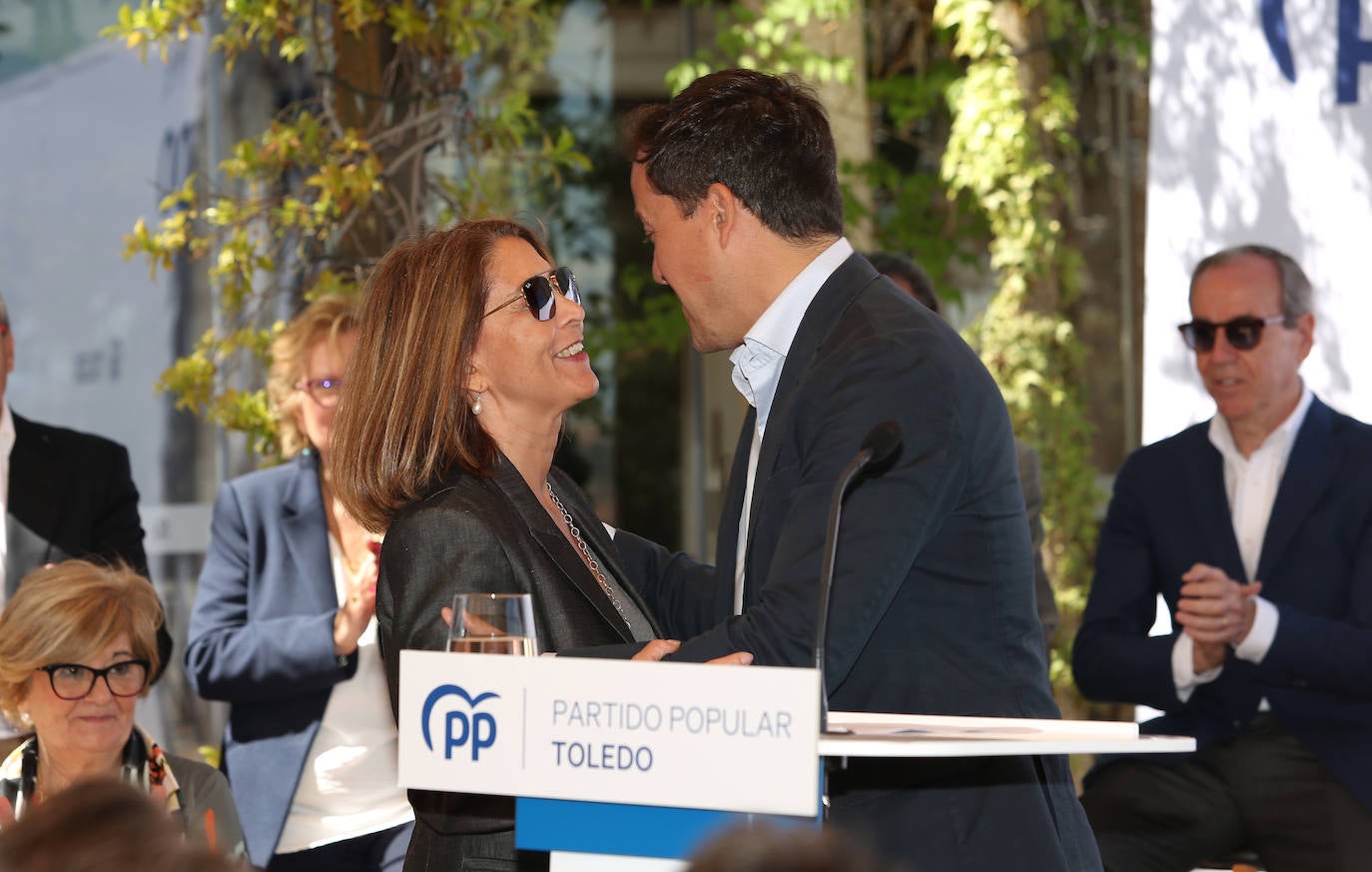 Carlos Velázquez presenta a su equipo en sociedad