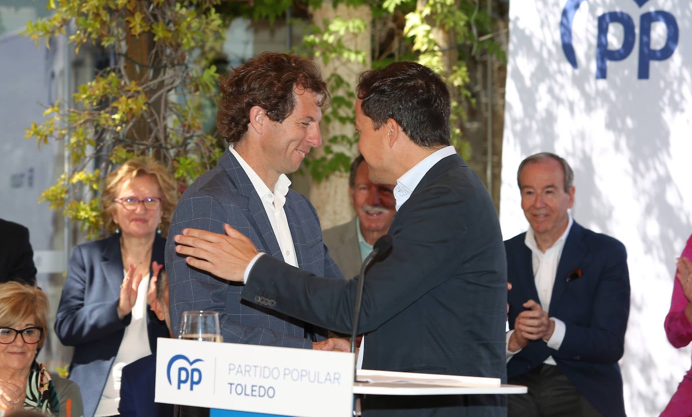 Carlos Velázquez presenta a su equipo en sociedad