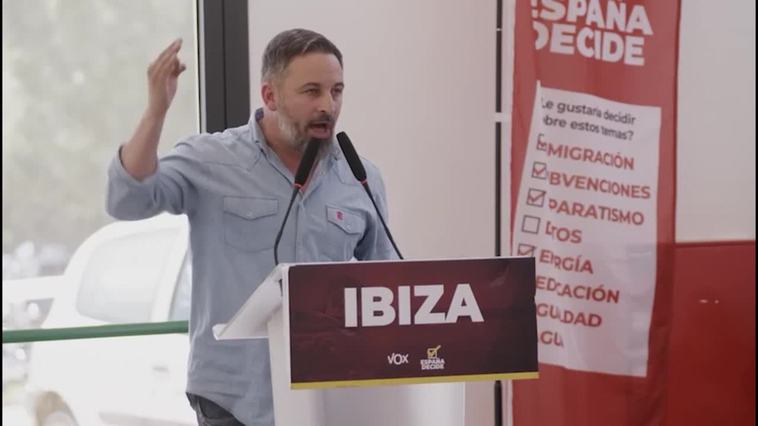 Abascal dice que Vox derogará todas las leyes del PSOE y construirá "todo lo que han destruido"