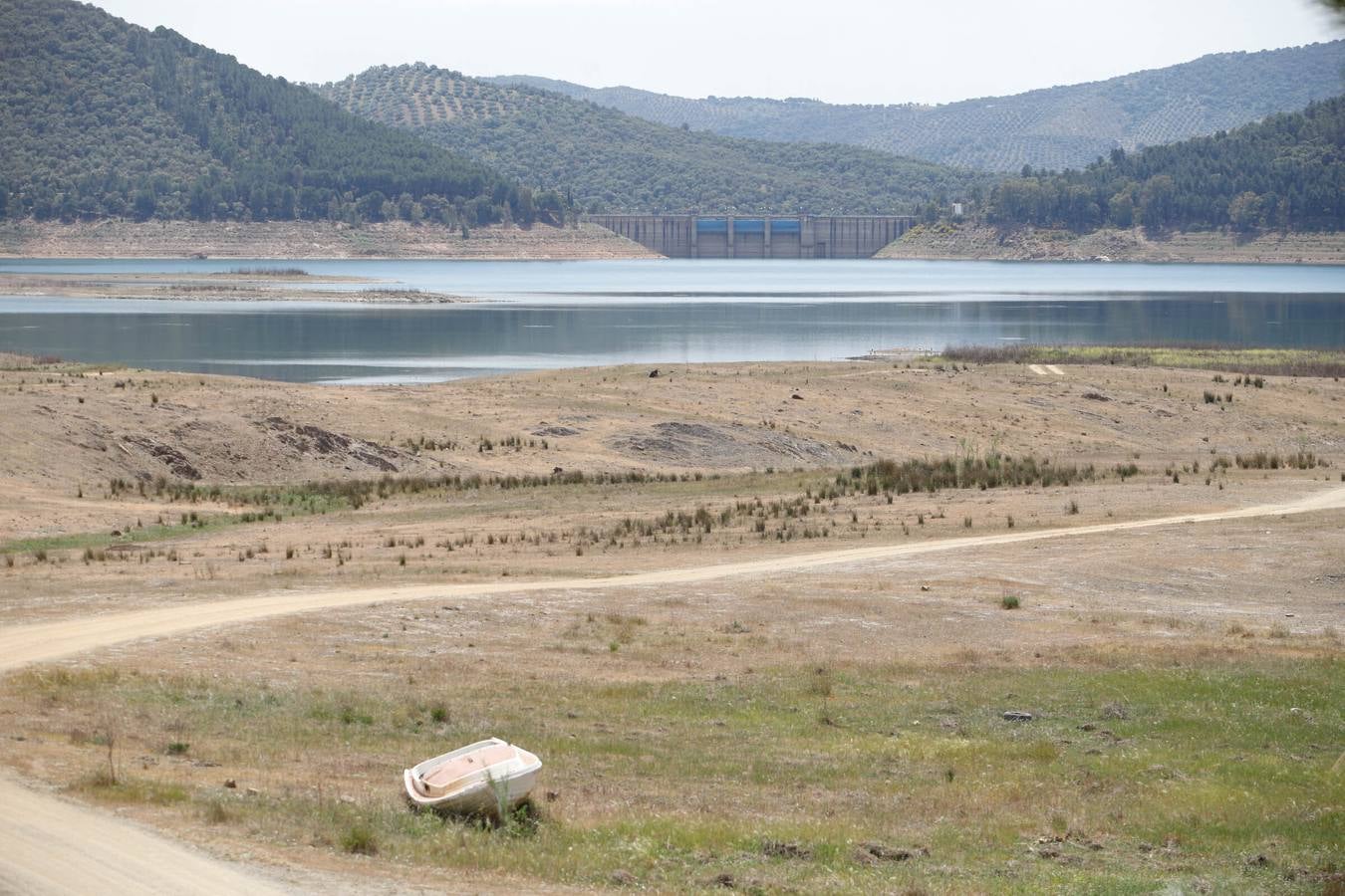 El impactante paisaje de sequía en los pantanos de Córdoba, en imágenes