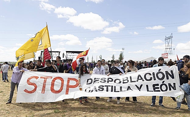Día de Castilla y León: Folclore y poesía para dar color a una campa más &#039;humilde&#039;