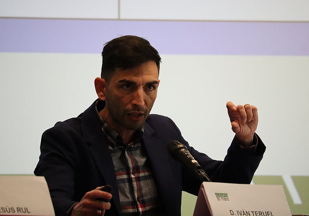 «En Cataluña hablamos mejor castellano que en Madrid»: un profesor desmonta el tópico por los dispares exámenes del PAU