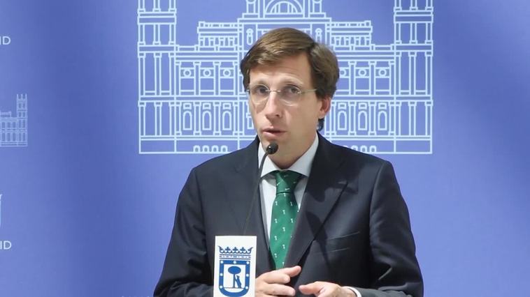 Almeida acusa a Maestre y Ortega Smith de "hacer pinza"