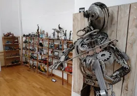 'Arte y hierro': piezas recicladas para esculturas de músicos, caballos, motos y cualquier forma