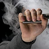 «Está de moda entre influencers y streamers»: casi la mitad de adolescentes ya consumen vaper