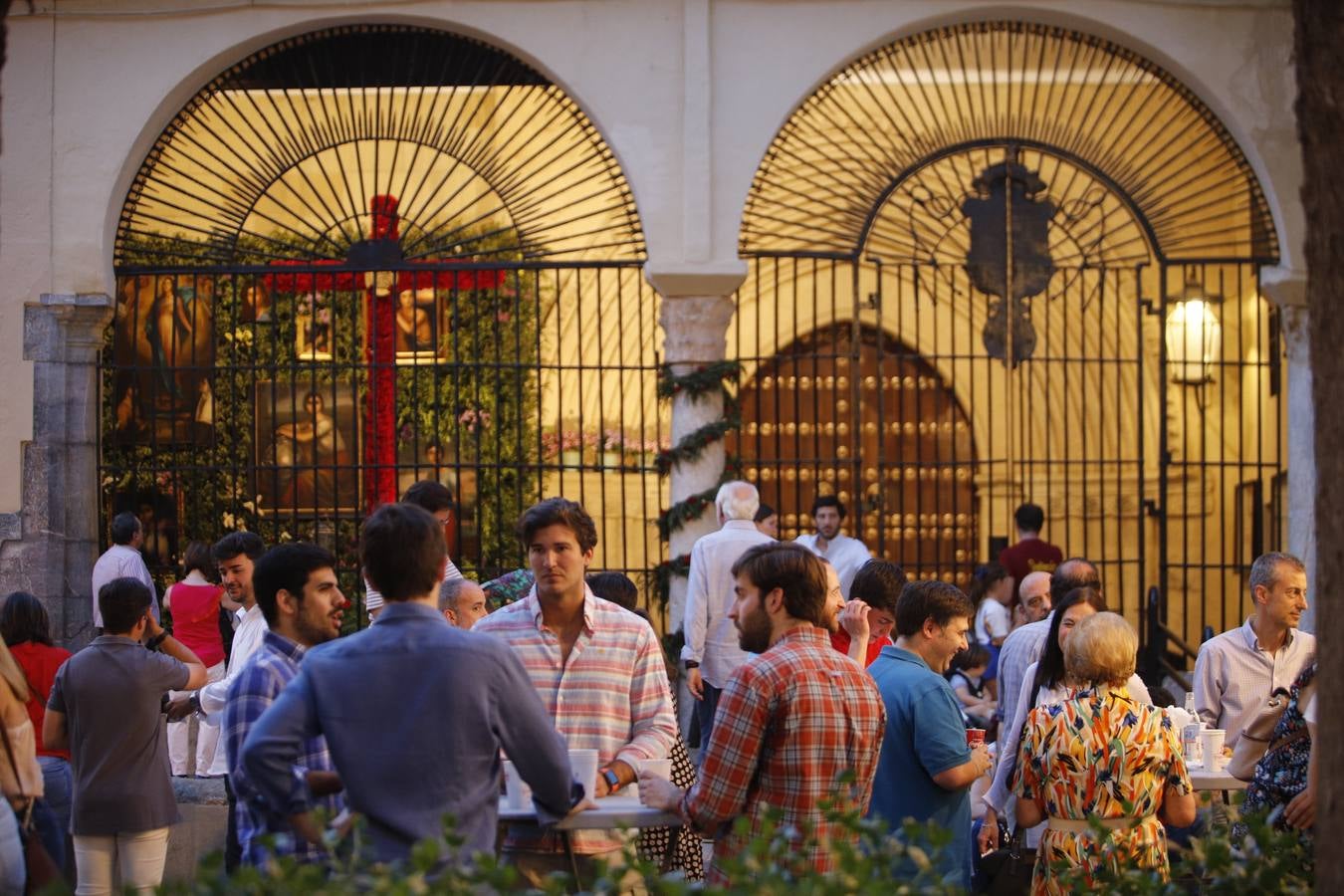 Cruces Córdoba 2023 | Ambiente de lujo en la primera noche de fiesta, en imágenes