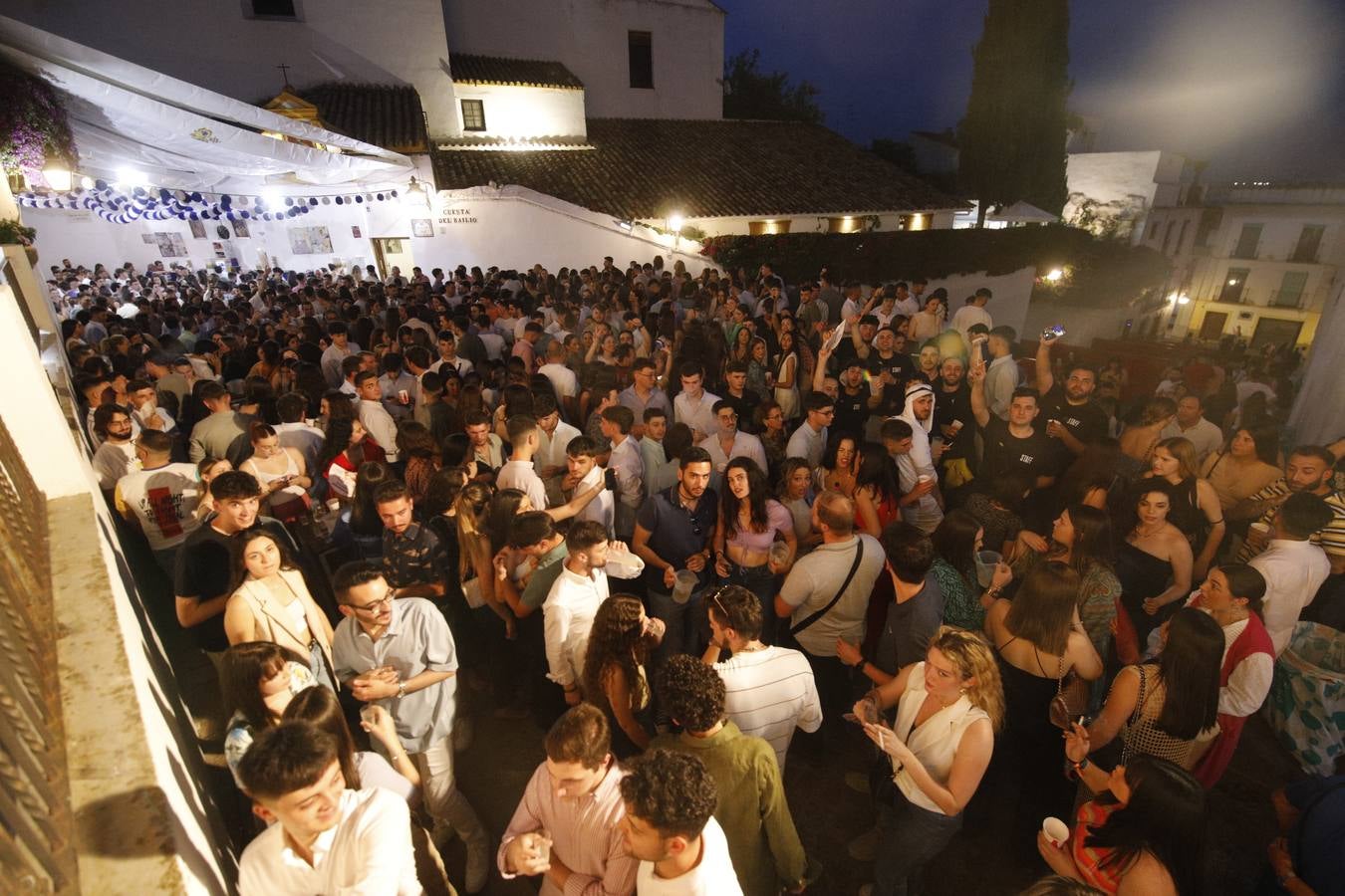 Cruces Córdoba 2023 | Ambiente de lujo en la primera noche de fiesta, en imágenes