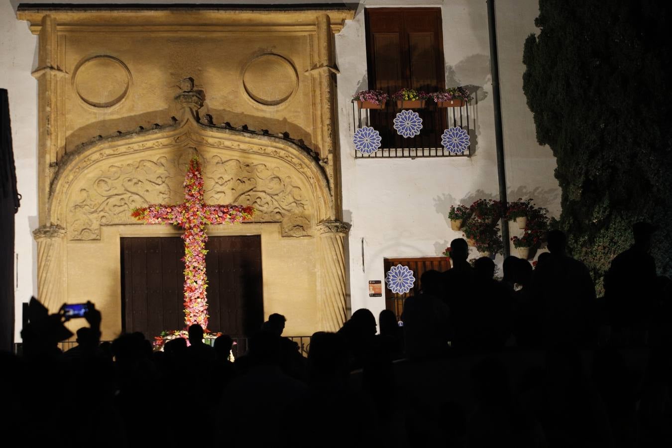 Cruces Córdoba 2023 | Ambiente de lujo en la primera noche de fiesta, en imágenes