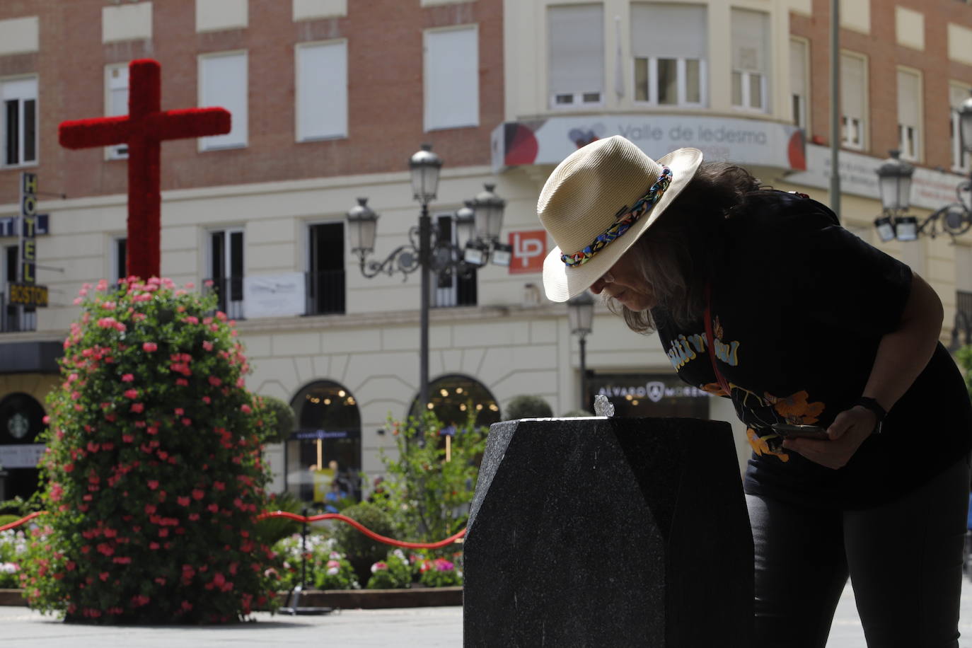 Córdoba bajo un sofocante calor en abril, en imágenes