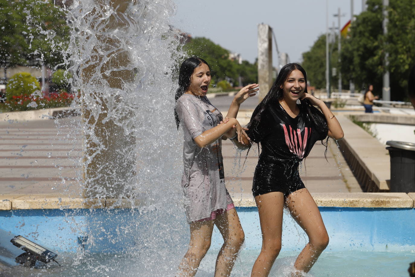 Córdoba bajo un sofocante calor en abril, en imágenes
