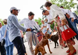Martínez-Almeida promete una capital 'pet friendly' con 60 nuevas áreas caninas con fuentes para perros