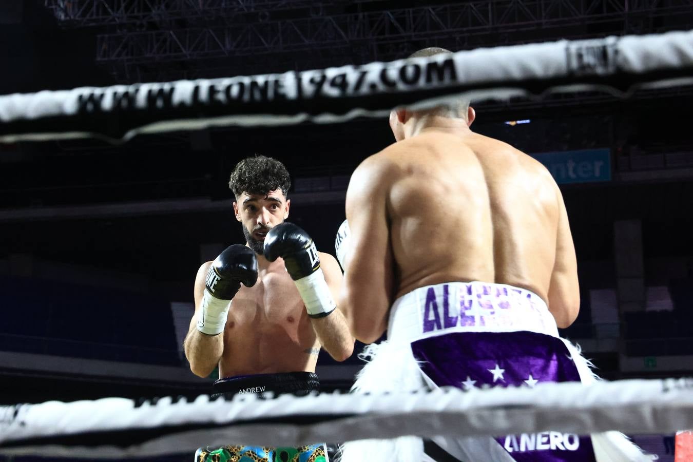 El combate ganador del cordobés José Luis Navarro &#039;El Cazador Jr.&#039; ante Ronny Landaeta, en imágenes