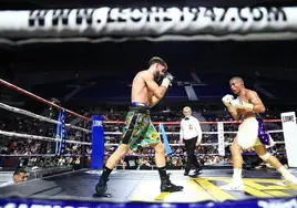 El combate ganador del cordobés José Luis Navarro 'El Cazador Jr.' ante Ronny Landaeta, en imágenes