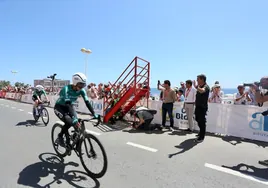 La Vuelta Femenina se estrena en Torrevieja y confirma a la Costa Blanca como referente mundial del ciclismo