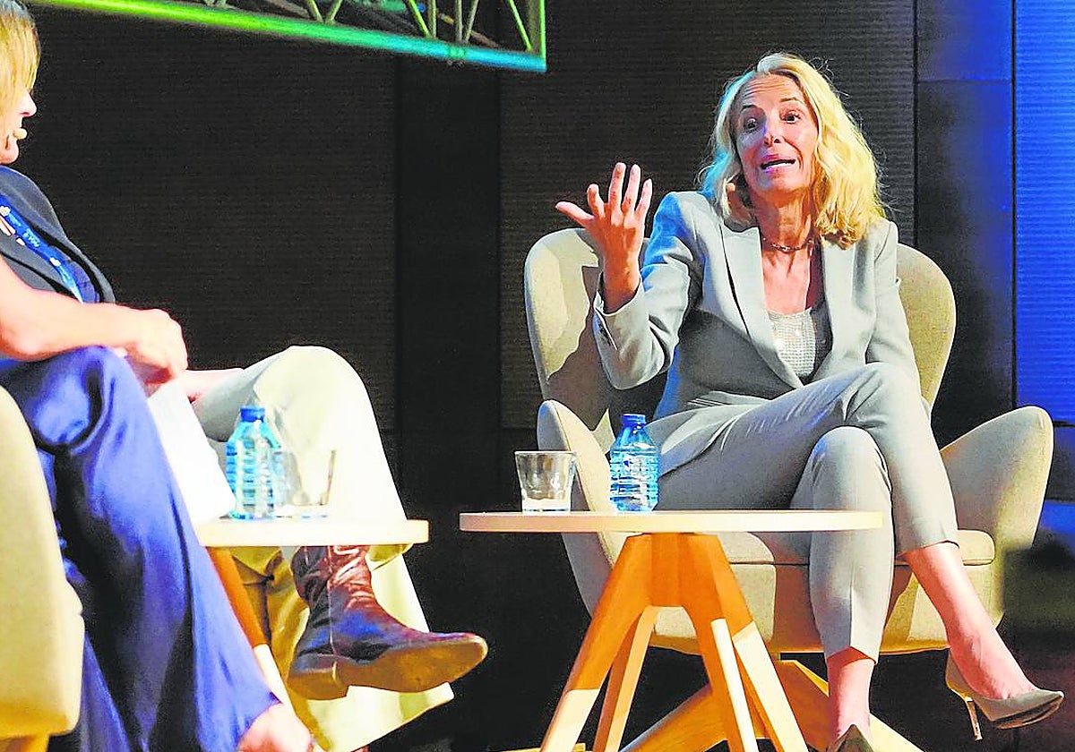 Helena Antolín, durante su intervención en el congreso